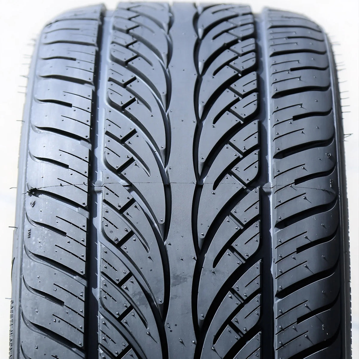 255/35ZR19 96W XL A/S Performance Tire H64051