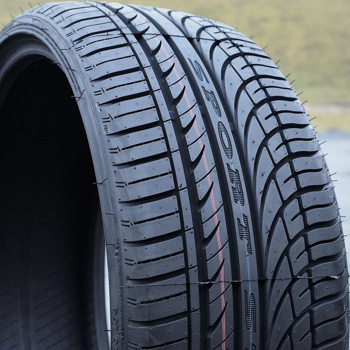 235/45ZR18 98W XL Passenger Tire M6960