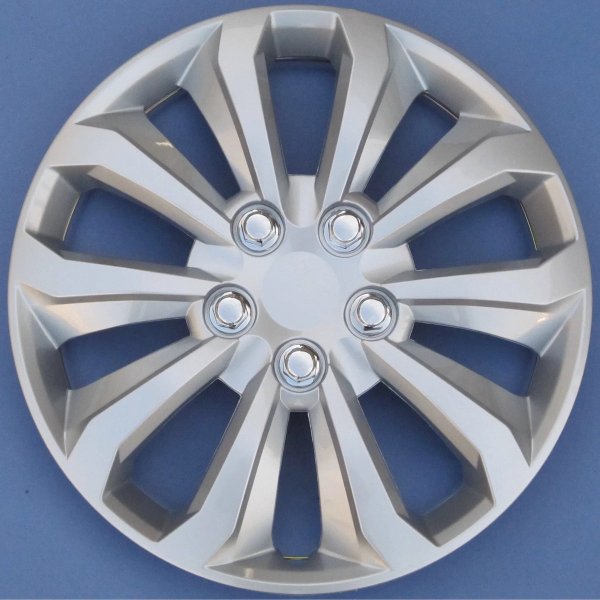 14-inch Wheel Cover Silver E980